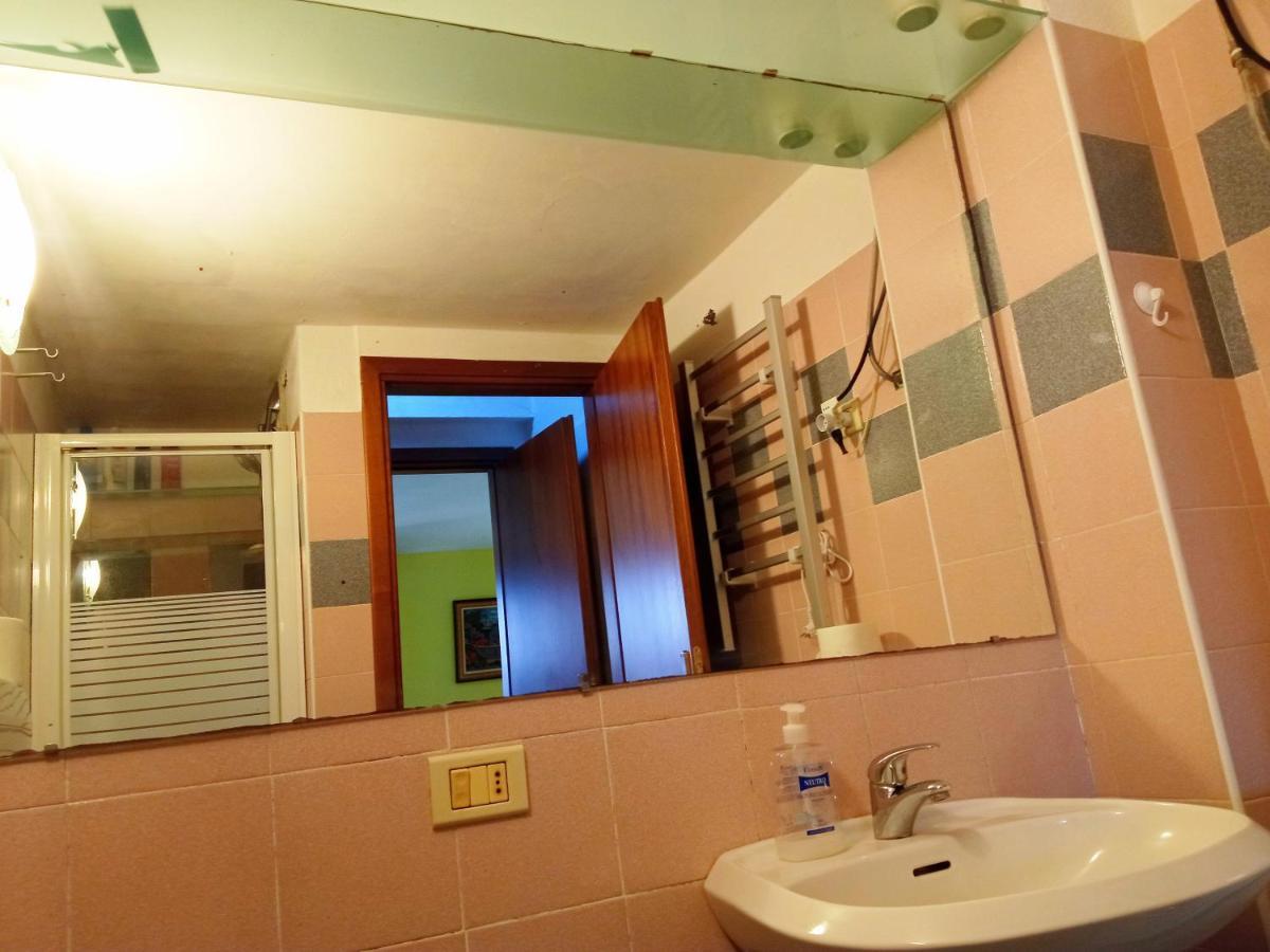 Appartamento Cute Little Flat With View, 20 Mins To Bgy Airport Pradalunga Esterno foto