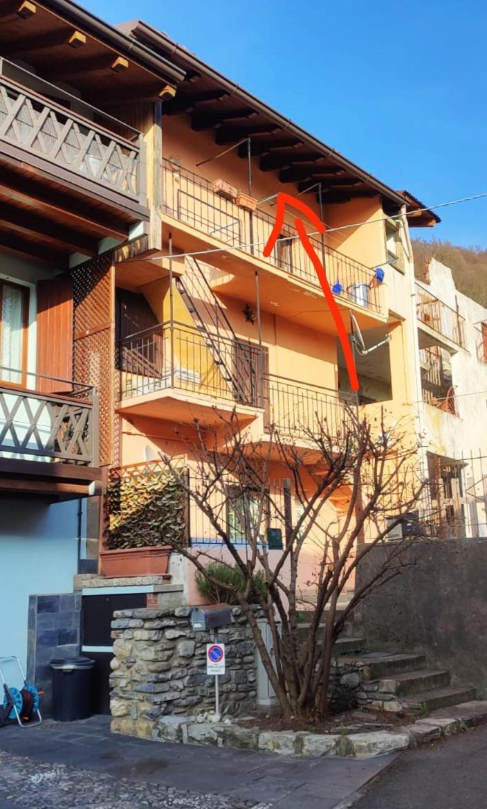 Appartamento Cute Little Flat With View, 20 Mins To Bgy Airport Pradalunga Esterno foto