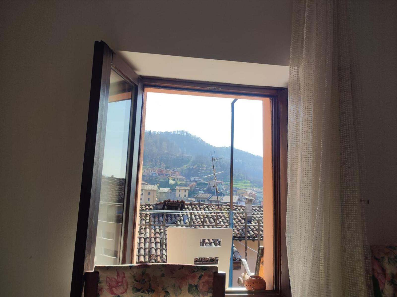 Appartamento Cute Little Flat With View, 20 Mins To Bgy Airport Pradalunga Esterno foto