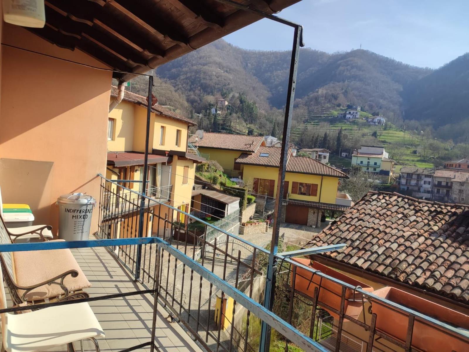 Appartamento Cute Little Flat With View, 20 Mins To Bgy Airport Pradalunga Esterno foto